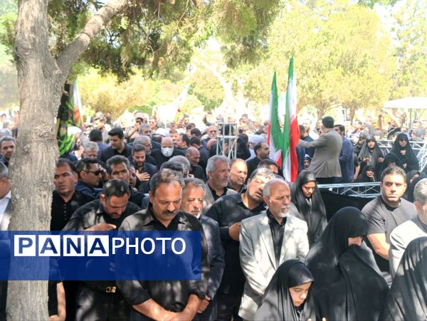 تشییع پیکر مطهر شهید سردار محمد کاظمی و تعدادی از شهدای جنگ تحمیلی در مشهد