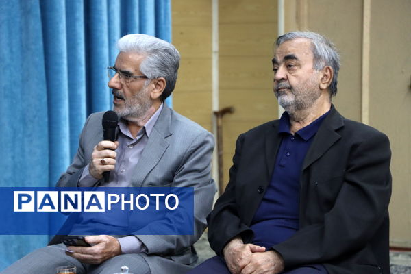 نشست اصحاب رسانه با نماینده ولی فقیه در یزد