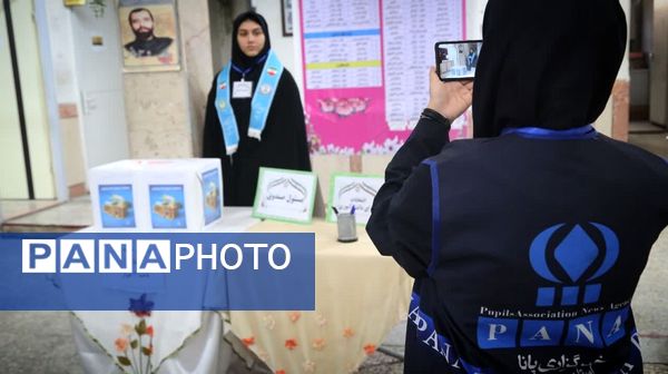 دانش‌آموزان اهوازی پای صندوق رأی؛ تمرینی برای مسئولیت‌پذیری و مردم‌سالاری