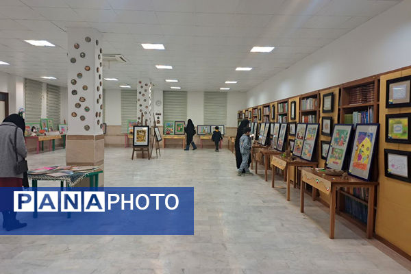 نمایشگاه آثار فرهنگی‌هنری جشنواره «زیر سقف خانه» در قم