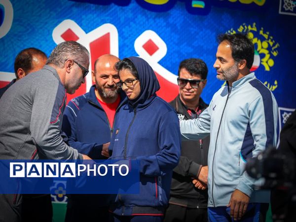 همایش پیاده‌روی خانوادگی در محمدشهر کرج 