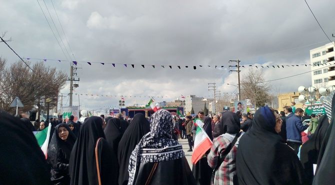 مردم شهرستان دره شهر با راهپیمائی گسترده، یوم الله ۲۲بهمن را گرامی داشتند 