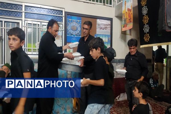 عزاداری شب هشتم ماه محرم در شهر بار 