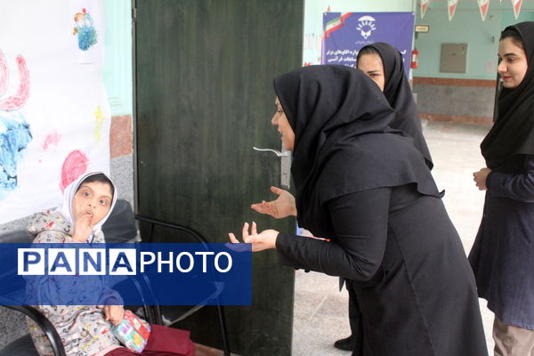 جشن دانش‌آموزان مدارس استثنایی شهرستان بوشهر به‌مناسبت میلاد حضرت زهرا (س) و روز مادر