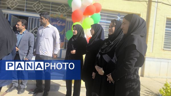 جشن روز دانش آموز در شبانه‌روزی امام حسین(ع)