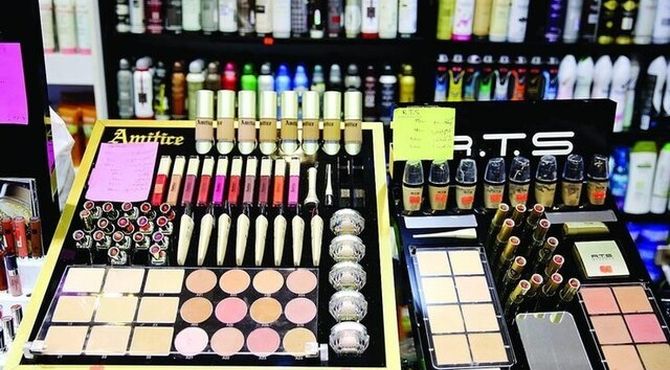 هشدار سازمان غذا و دارو: این ۱۲ محصول آرایشی لب بدون مجوز رسمی هستند