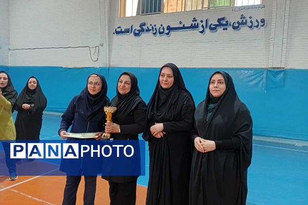 اختتامیه مسابقات والیبال دانش‌آموزان دختر مدارس شهرستان قرچک