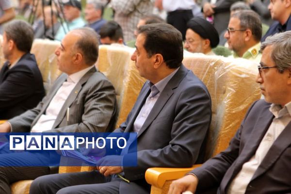 آیین کلنگ‌زنی ۱۶ مدرسه خیرساز در کاشان؛ مشارکت مردمی، حمایت دولتی