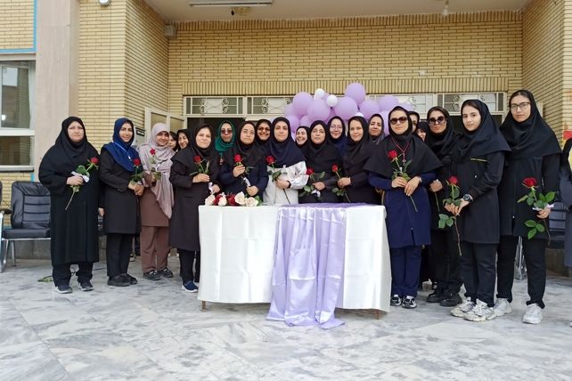تجلیل از معلم و دختر ایرانی در بهار کرامت 