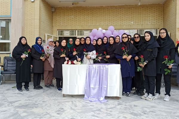 تجلیل از معلم و دختر ایرانی در بهار کرامت 