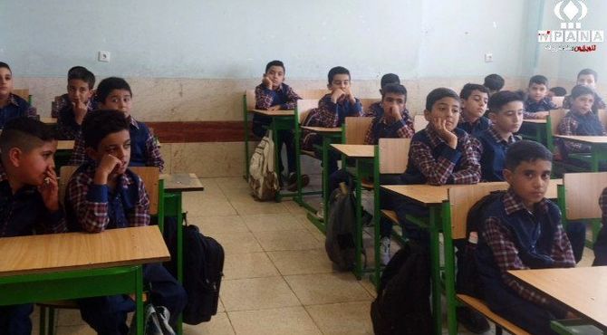 مهرماه؛ آغاز مهربانی و مهرورزی دانش‌آموزان در دبستان پسرانه شهداء شهر بن 