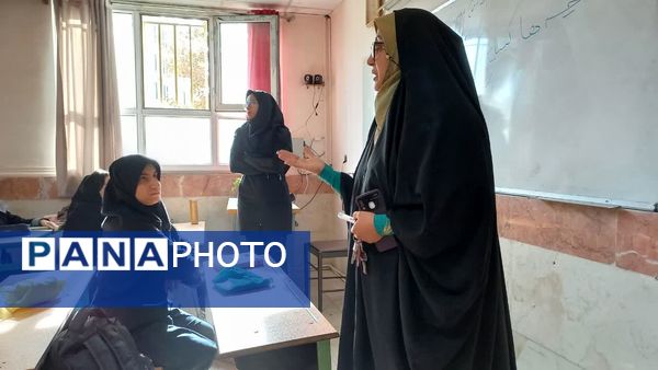 برگزاری مانور زلزله در دبیرستان سردار شهید قاسم سلیمانی 