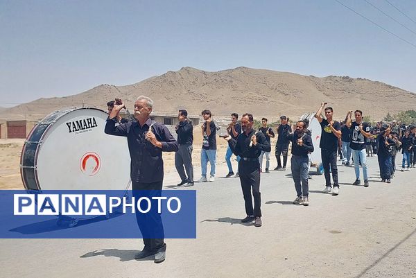 مراسم عزاداری و زنجیرزنی روز عاشورا در روستای جعفرآباد بوانات