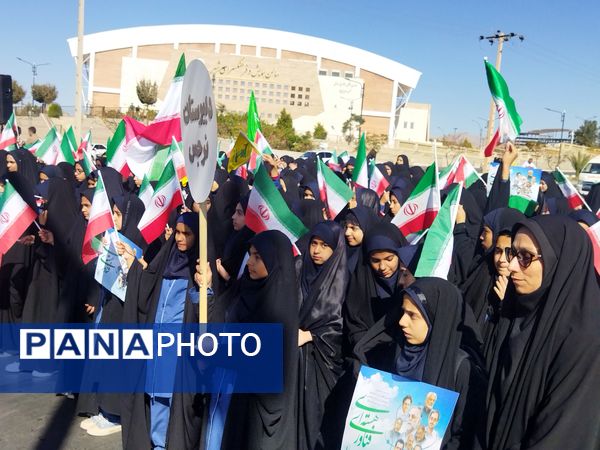 غرفه سازمان دانش آموزی محل همدلی و هم زبانی دانش آموزان