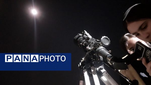 رصد ستارگان در مدرسه عزت طلایی