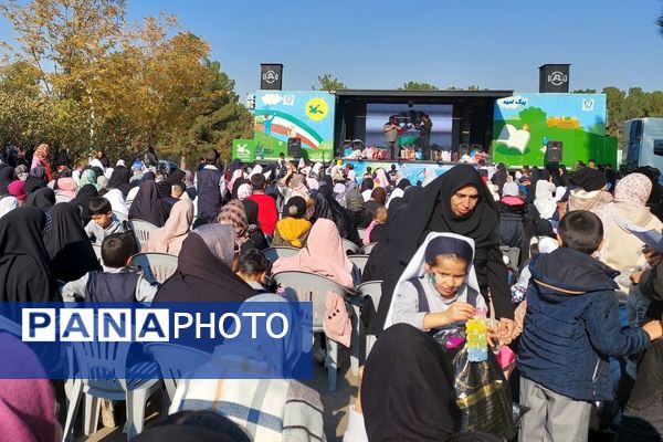 اجتماع بزرگ خانوادگی از مشهد تا قدس