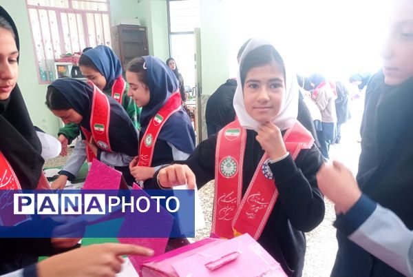 انتخابات شورای دانش‌آموزی در مدرسه شهید خاقانی شهرستان شیروان