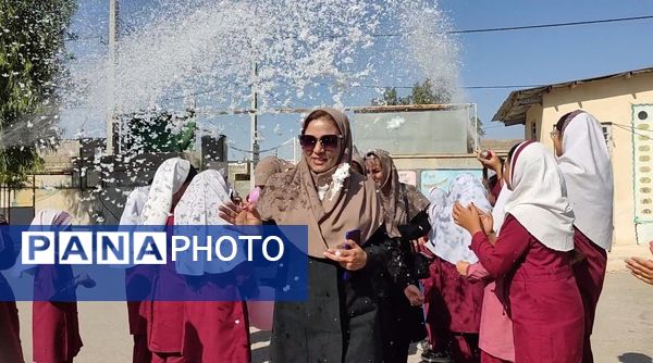 ویژه برنامه هفته معلم در دبستان استقلال حاجی آباد