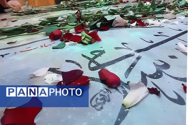 در آغوش زمین، شهیدانی آرمیده‌اند که با جوهر خون، سند حق و حقیقت را امضا نمودند 
