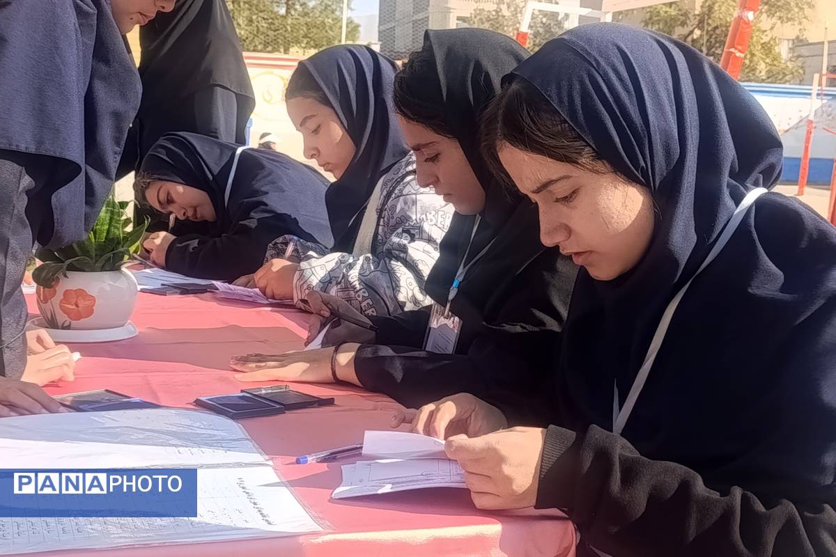 انتخابات شورای دانش آموزی در دبیرستان مهر نیشابور