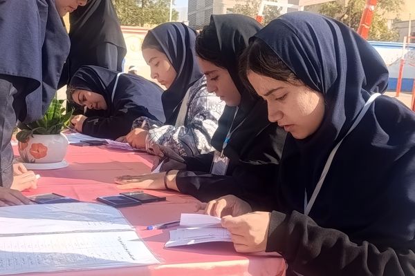 انتخابات شورای دانش آموزی در دبیرستان مهر نیشابور