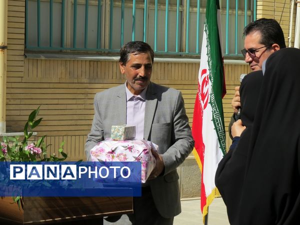 تقدیر از کارکنان‌ اداره‌کل آموزش و پرورش خراسان شمالی 