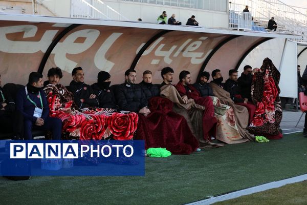 برد شیرین تراکتور در خانه