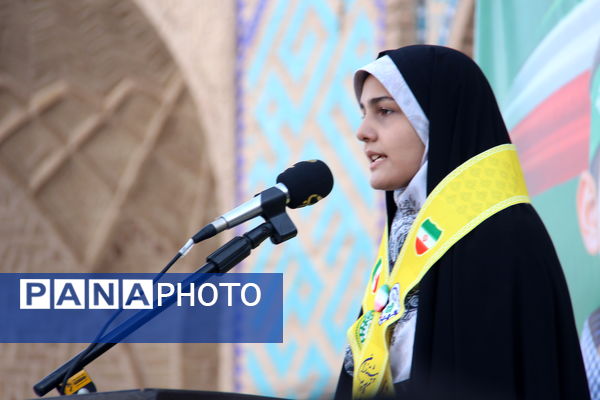 راهپیمایی ۱۳ آبان روز غلبه بر استکبار جهانی دانش‌آموزان شهر یزد