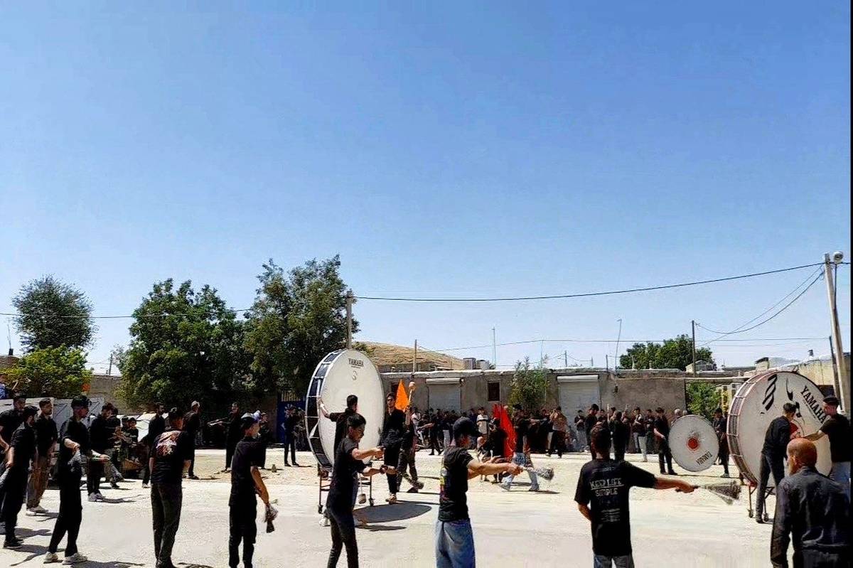 جوانان وندرآباد با شور حسینی، کوچههای روستا را عاشورایی کردند