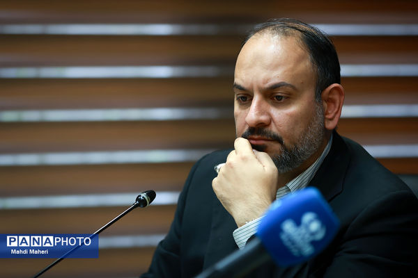 جلسه ستاد راهبری نظام مراقبت اجتماعی دانش‌آموزان (نماد)