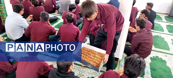 جشن ولادت حضرت فاطمه زهرا (س) در دبیرستان نمونه دولتی آیت الله خامنه ای 