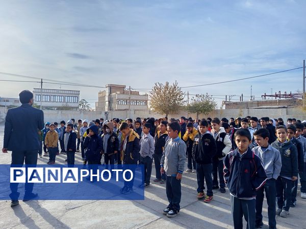 مراسم صبحگاهی در مدرسه پسرانه برادران ابراهیمی نیا