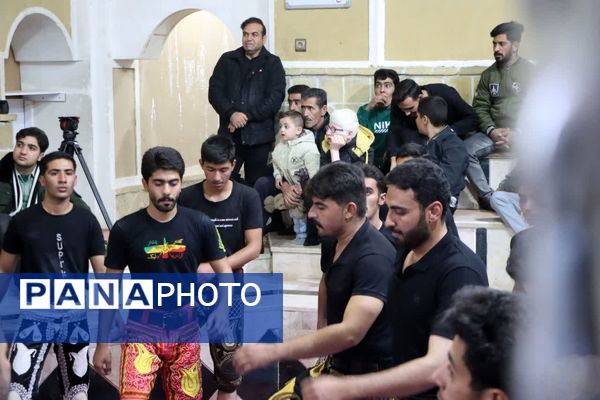 مراسم زورخانه‌ای به‌مناسبت ولادت حضرت علی (ع) در ابرکوه