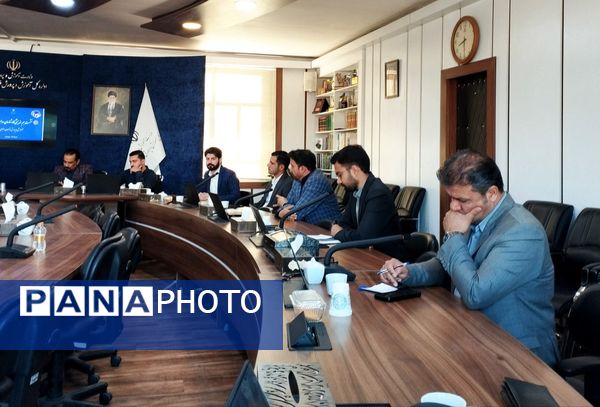 نشست هم‌اندیشی کارشناسان روابط عمومی با مدیر کل آموزش و پرورش خراسان رضوی