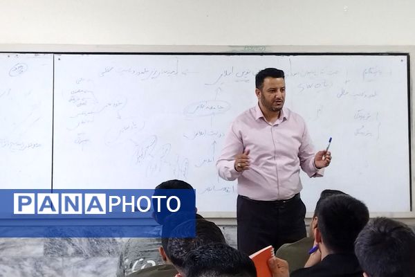 اعزام دانش‌آموز فرماندهان واحدهای مقاومت بسیج مدارس متوسطه دوم قرچک به دوره یاوران ولایت در شهر مشهد