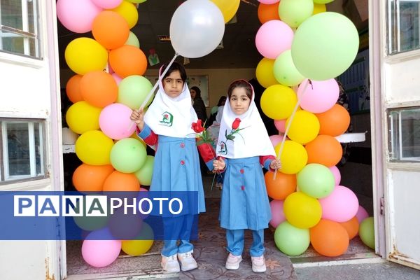 جشن شکوفه‌ها در شهرستان قلعه‌گنج 