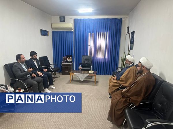  دیدار رئیس شبکه بهداشت و درمان شهرستان ساوجبلاغ با امام جمعه