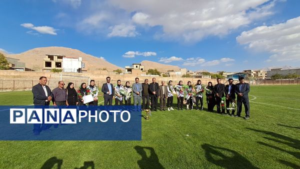 درخشش دختران فارسان بر قله مینیفوتبال کشور