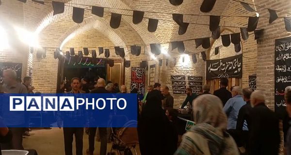 چایخانه حضرت زهرا(س) نیشابور در چهارمین شب 