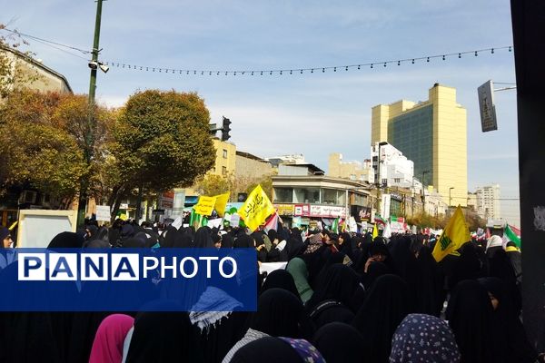 راهپیمایی ۱۳ آبان در تبادکان