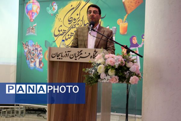 آیین تجلیل از برگزیدگان جشنواره‌های فرهنگی و هنری شمال‌غرب کشور در تبریز