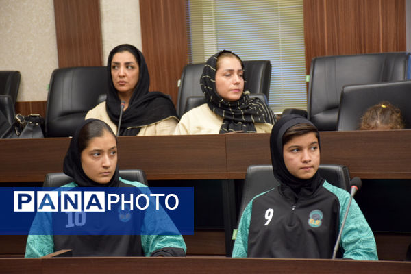 نشست همدلی معاون استاندار با قهرمانان و مربیان ورزشی تربت حیدریه