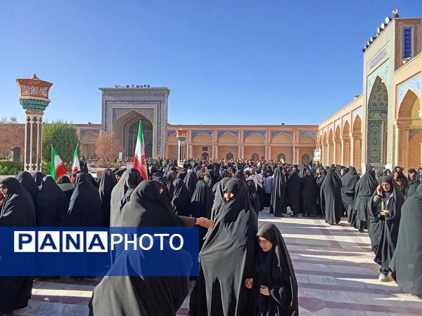 آرامگاه مدرس کاشمرصحنه تجدید میثاق بسیجیان در هفته بسیج  