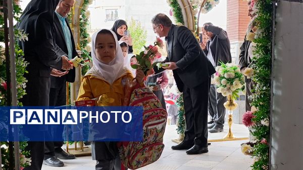جشن شکوفه‌ها در ملکان؛ استقبال گرم از نوگلان دبستانی