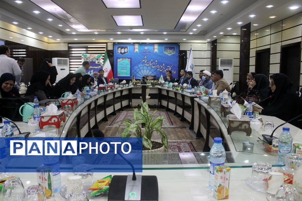تجلیل از مربیان پیشتاز، مسئولان و فعالان سازمان دانش‌آموزی استان بوشهر