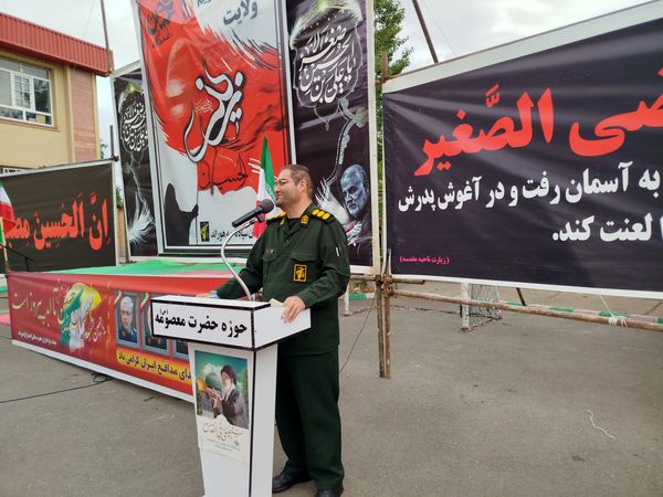 تجمع بزرگ زینبیون در دفاع از حریم ولایت