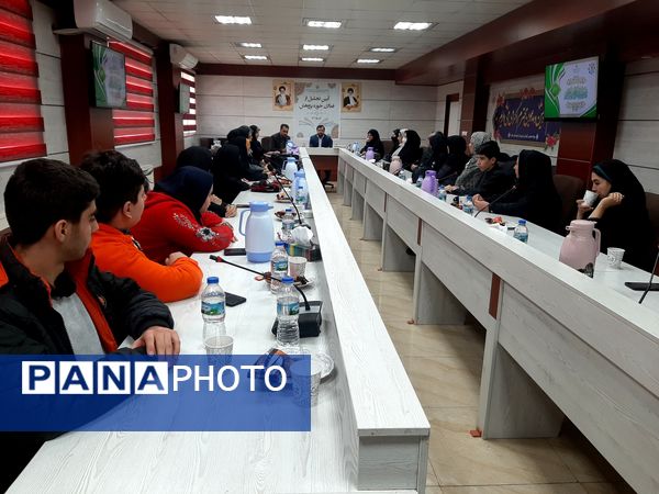 مراسم تقدیر از دانش‌آموز پژوهنده و فناور برتر کشوری و استانی ملارد 