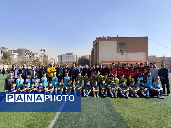 رقابت هیجان‌انگیز فوتبال دانش‌آموزی منطقه ۵ به پایان رسید