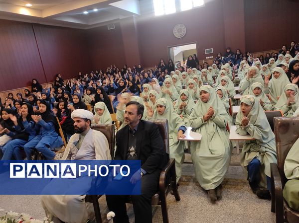 ضیافت افطاری در دبستان  حضرت معصومه (س) مصلی نژاد ناحیه پنج 