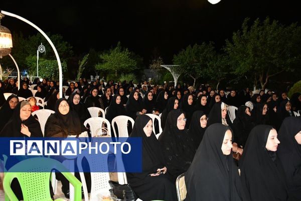 هفته‌ای برای ستایش دانایی؛ جشن معلمان در تالار ملک برگزار شد